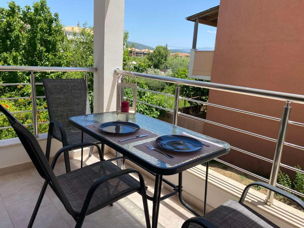 Phil'S Apartments Lefkada City Exterior photo